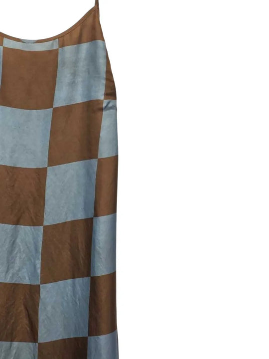 Brown dress, front view