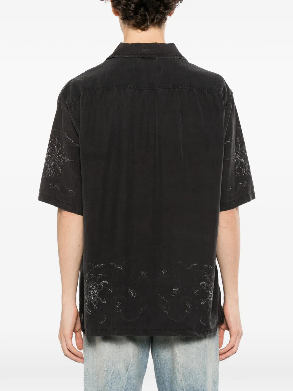 Black shirt, full body view