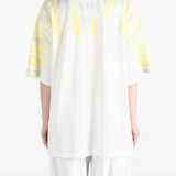 White t-shirt, full body view