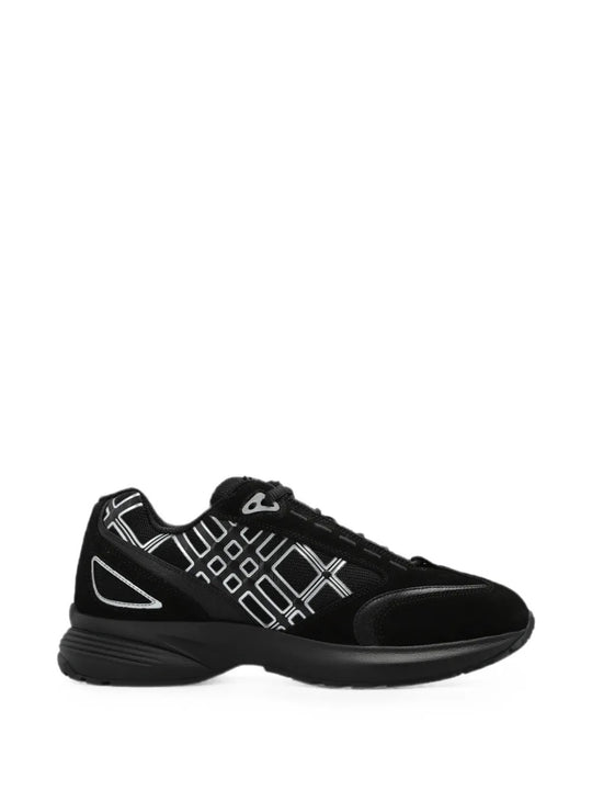 Black shoes, front view