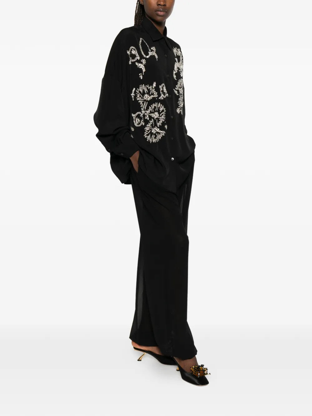 Black shirt, full body view