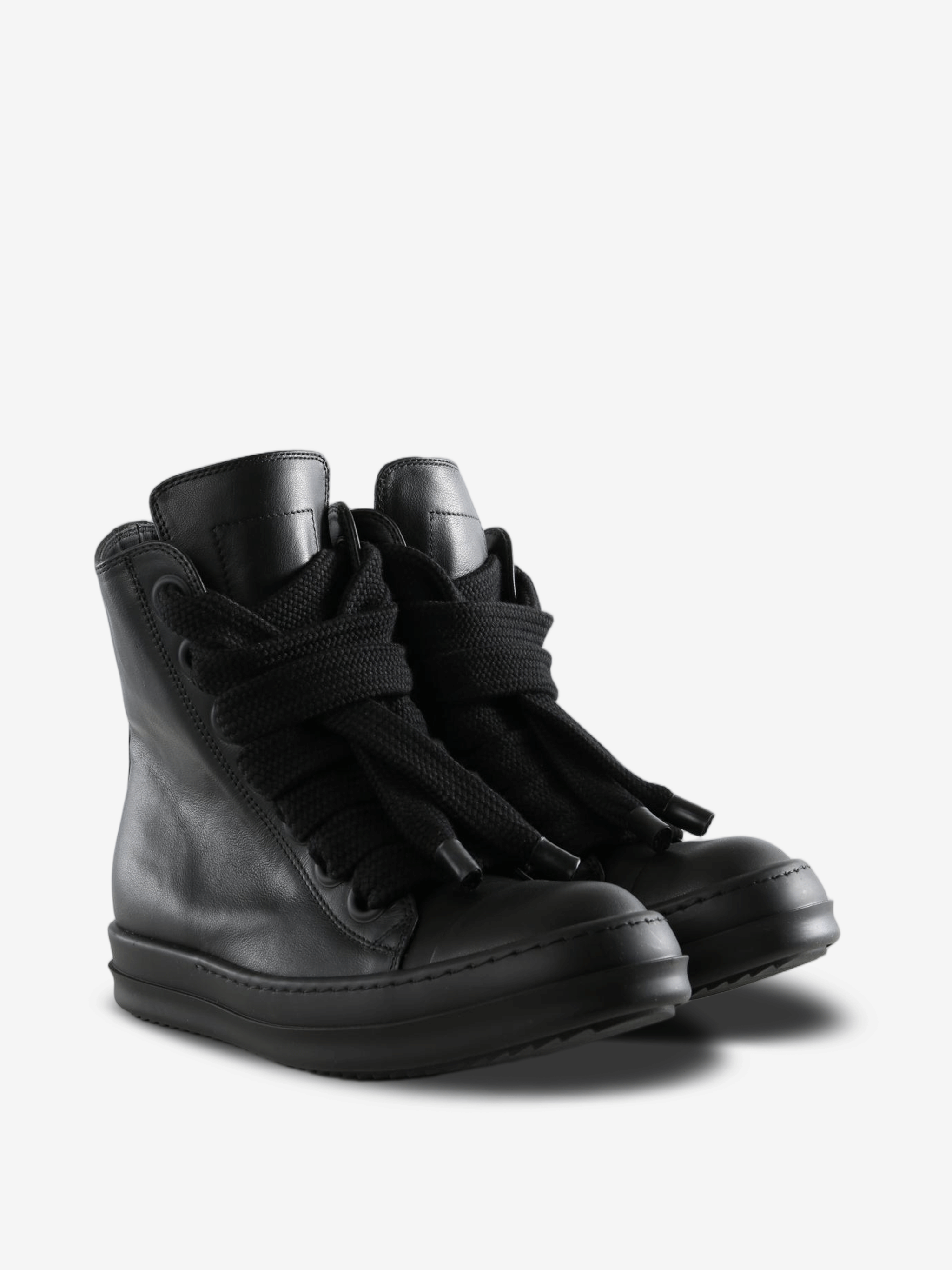 Black shoes, front view