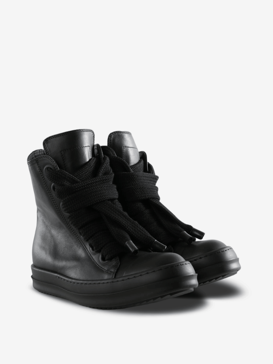 Black shoes, front view