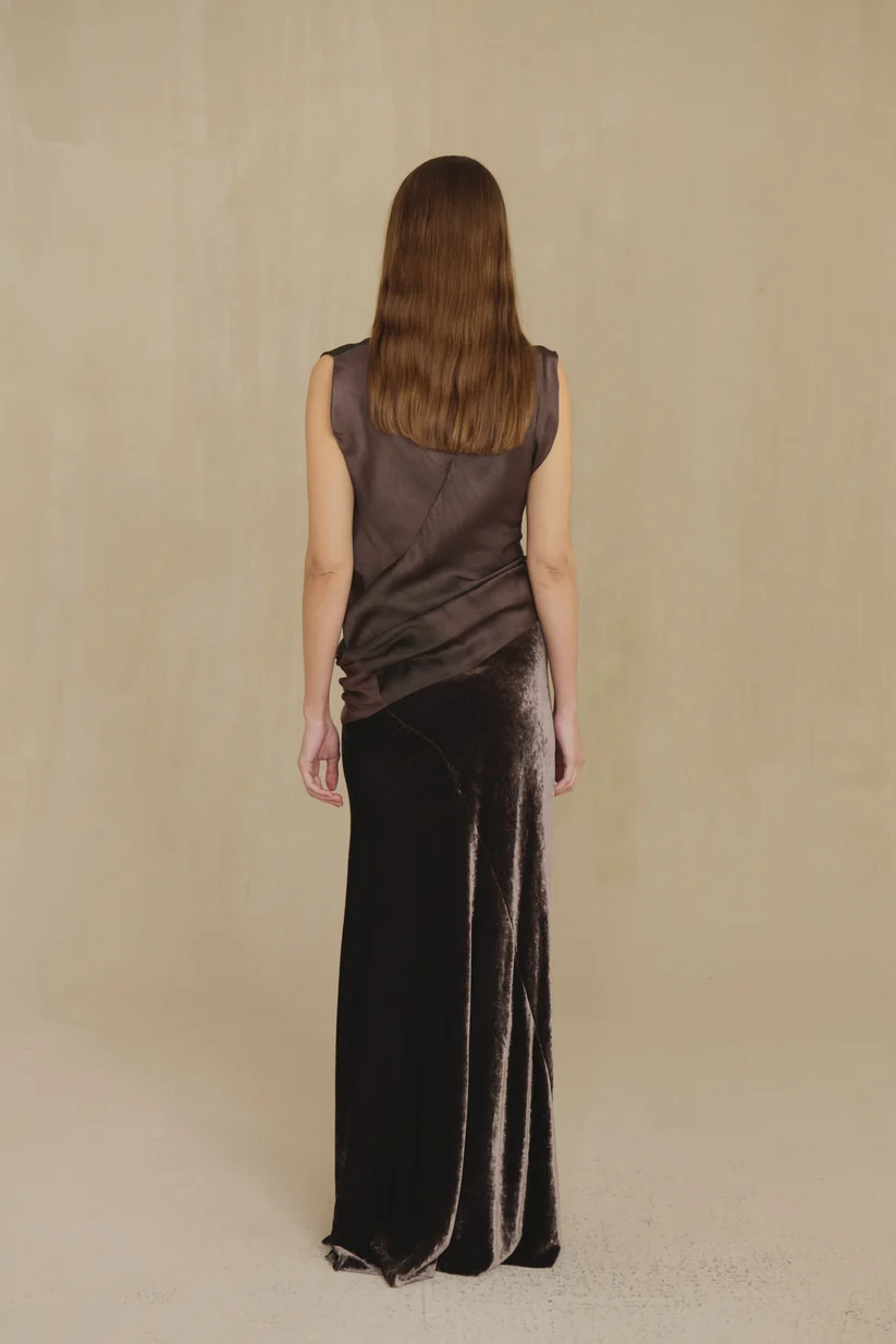 Black skirt, full body view