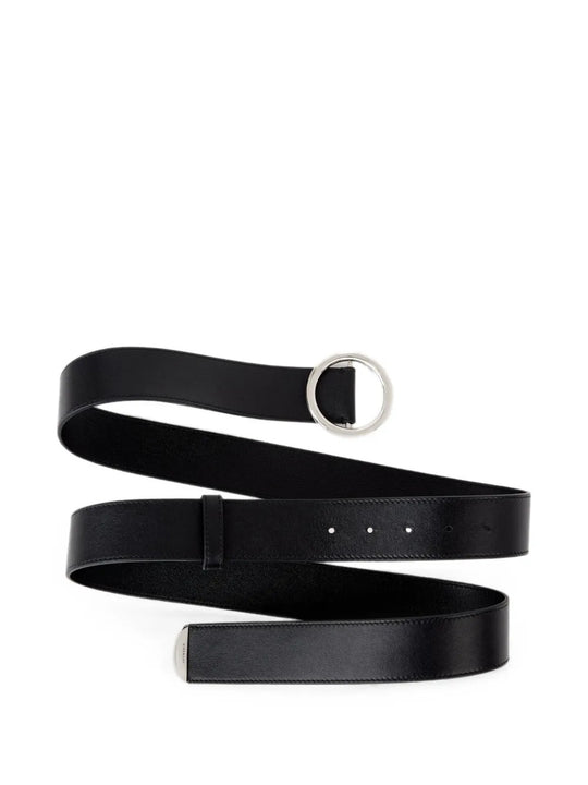 Black accessories, front view