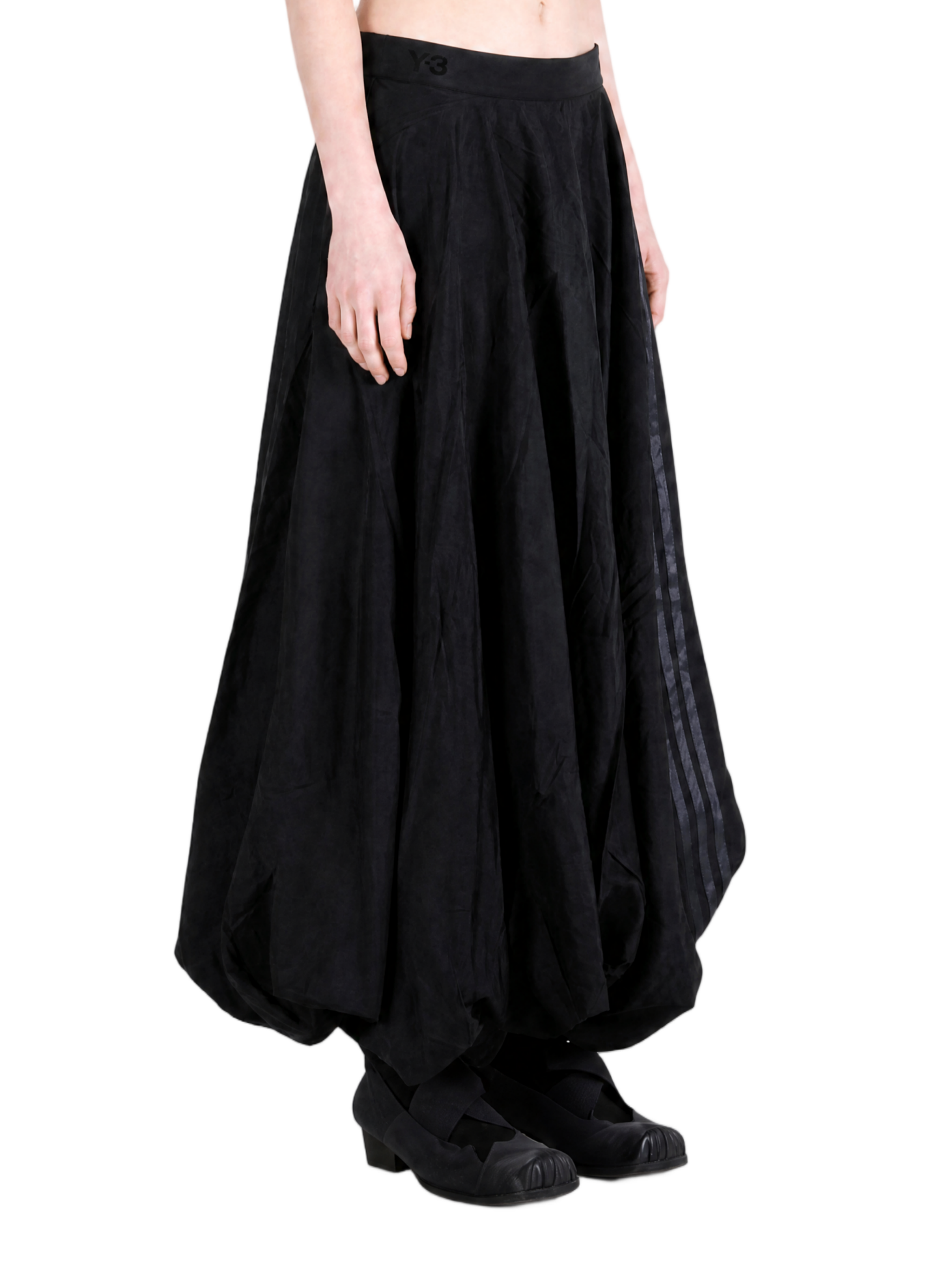 Black skirt, full body view