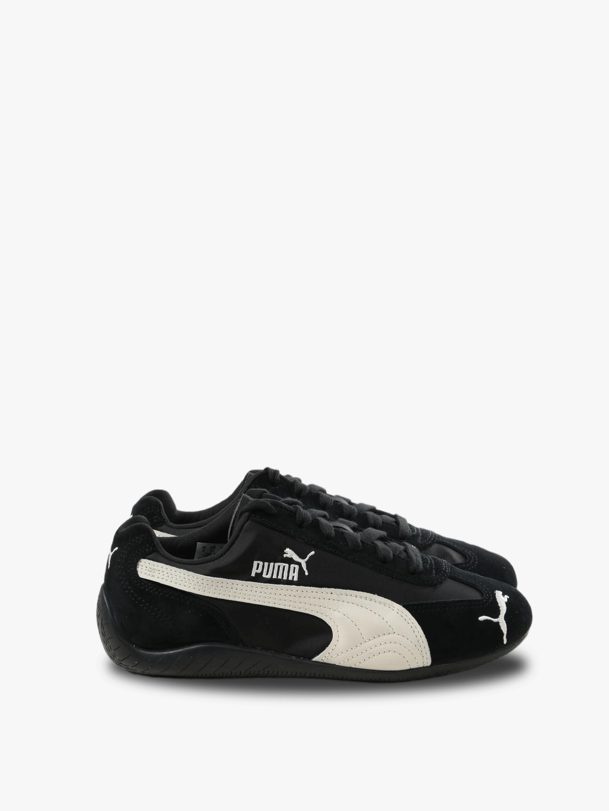 Black sneaker,front view