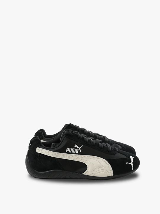 Black sneaker,front view