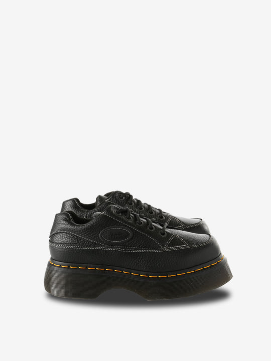 Black shoes, front view