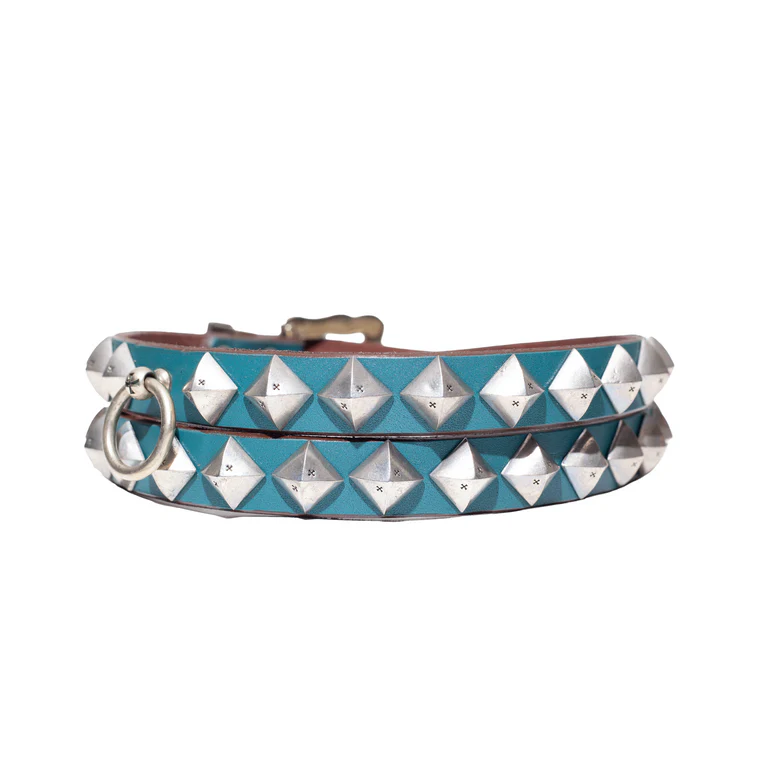 Blue accessories, front view