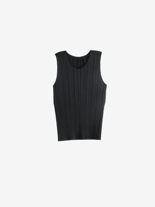 Black shirt, front view