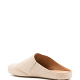 Tan shoes，back view