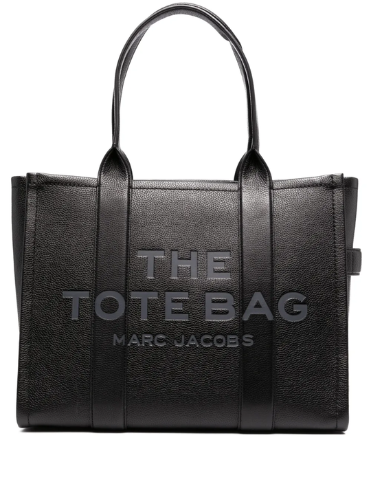 Blakc bag, front view