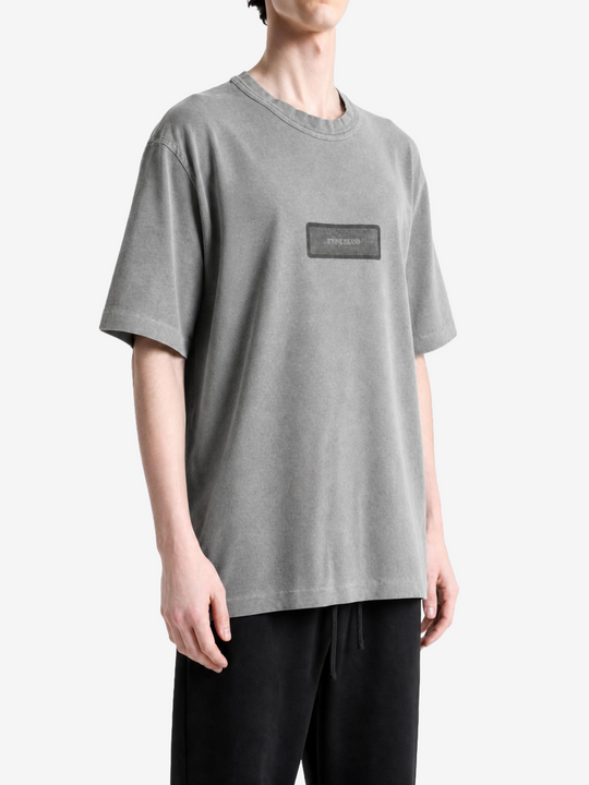 Grey t-shirt, front view