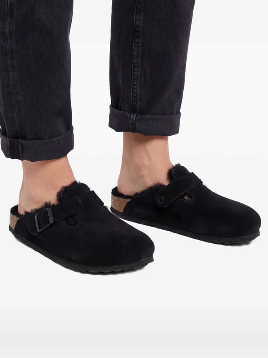 Black sandals, front view