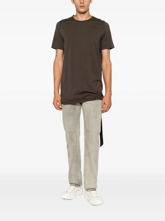 Brown t-shirt, full body view