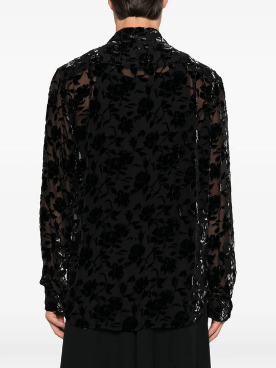 Black shirt, full body view