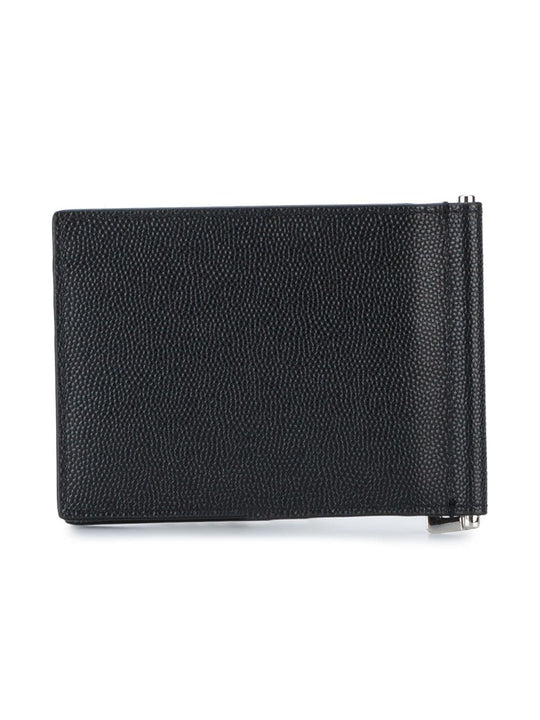 Black accessories, front view