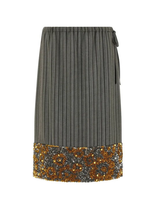 Grey skirt, front view