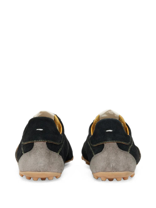 Black shoes, back view