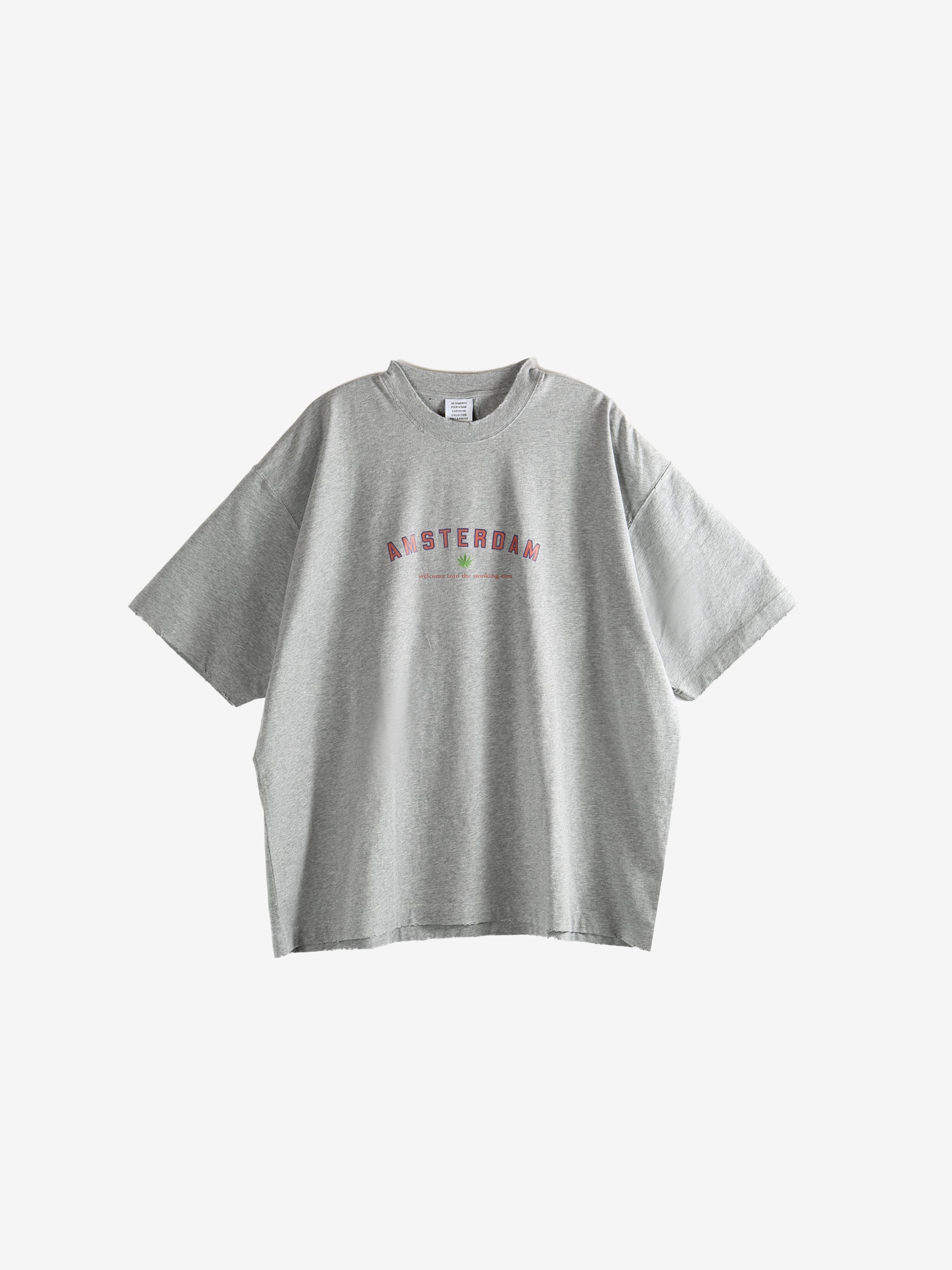Grey t-shirt, front view