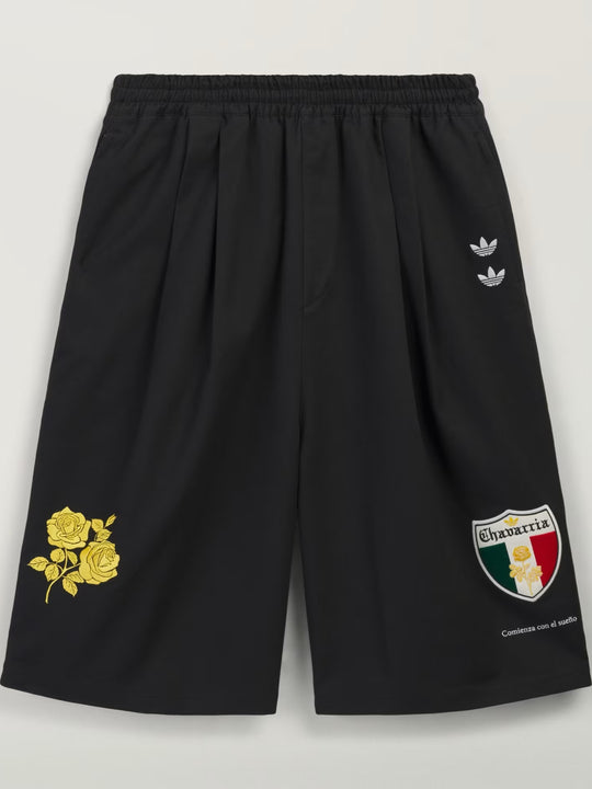 black shorts，front view