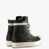 Black shoes, back view