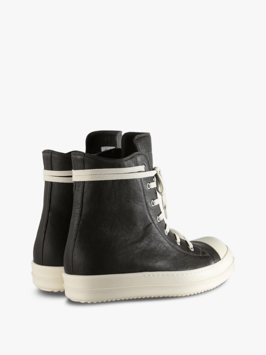 Black shoes, back view