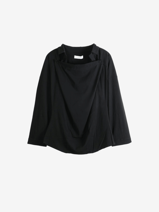 Black shirt, front view
