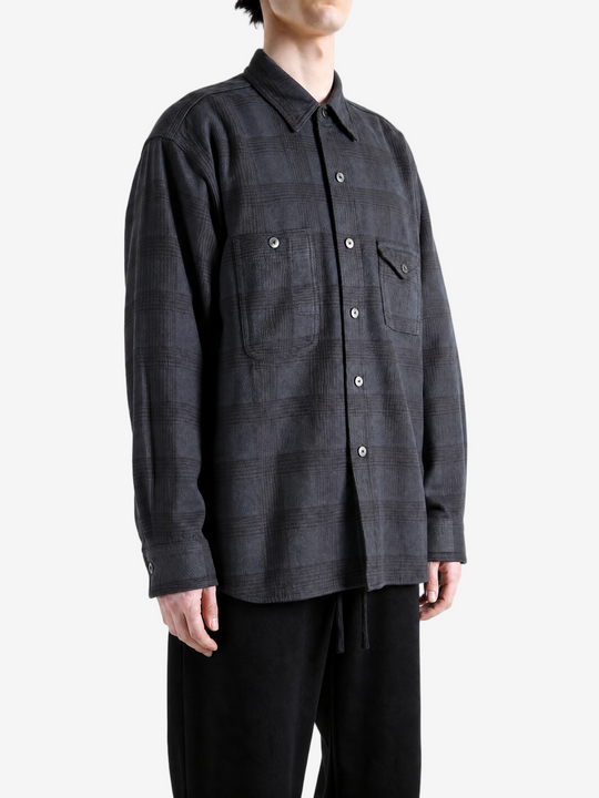 Black shirt, full body view