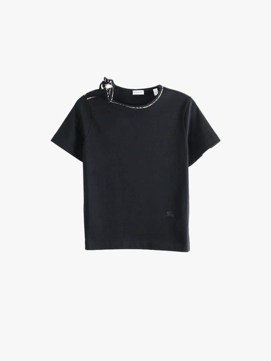 Black t-shirt, front view