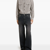 Black pants,full body view