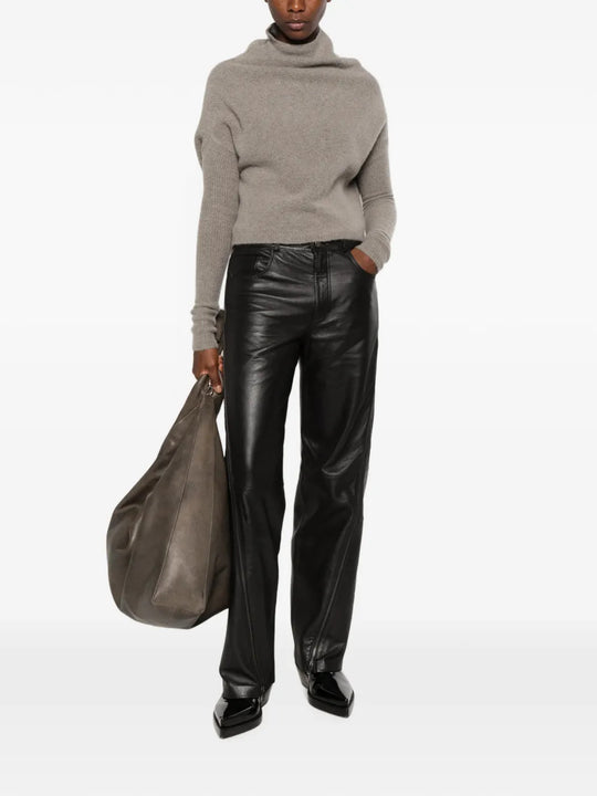 Grey top, full body view