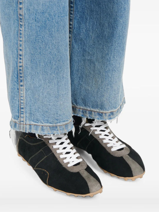 Black shoes, front view