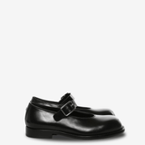 Black shoes, front view