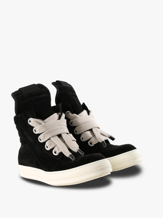 Black shoes, front view
