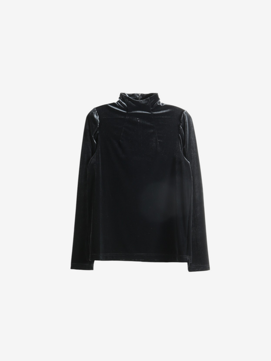 Black t-shirt, front view