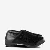 Black shoes, front view