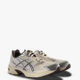 Tan shoes, front view