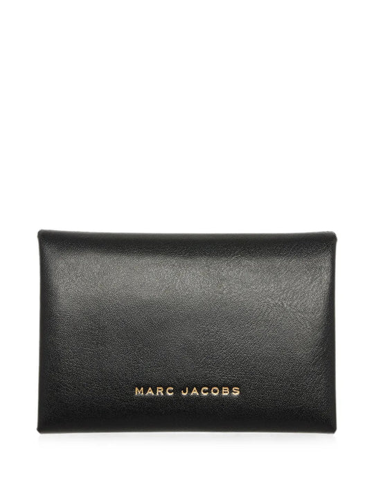Black accessories, front view