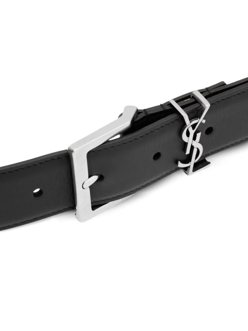 Black accessories, front view