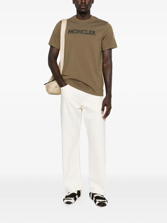 Yellow t-shirt, full body view