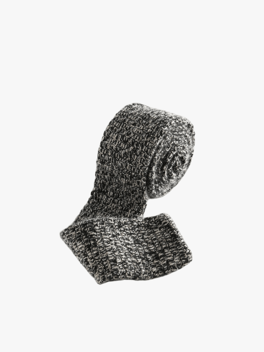 Grey scarf, front view