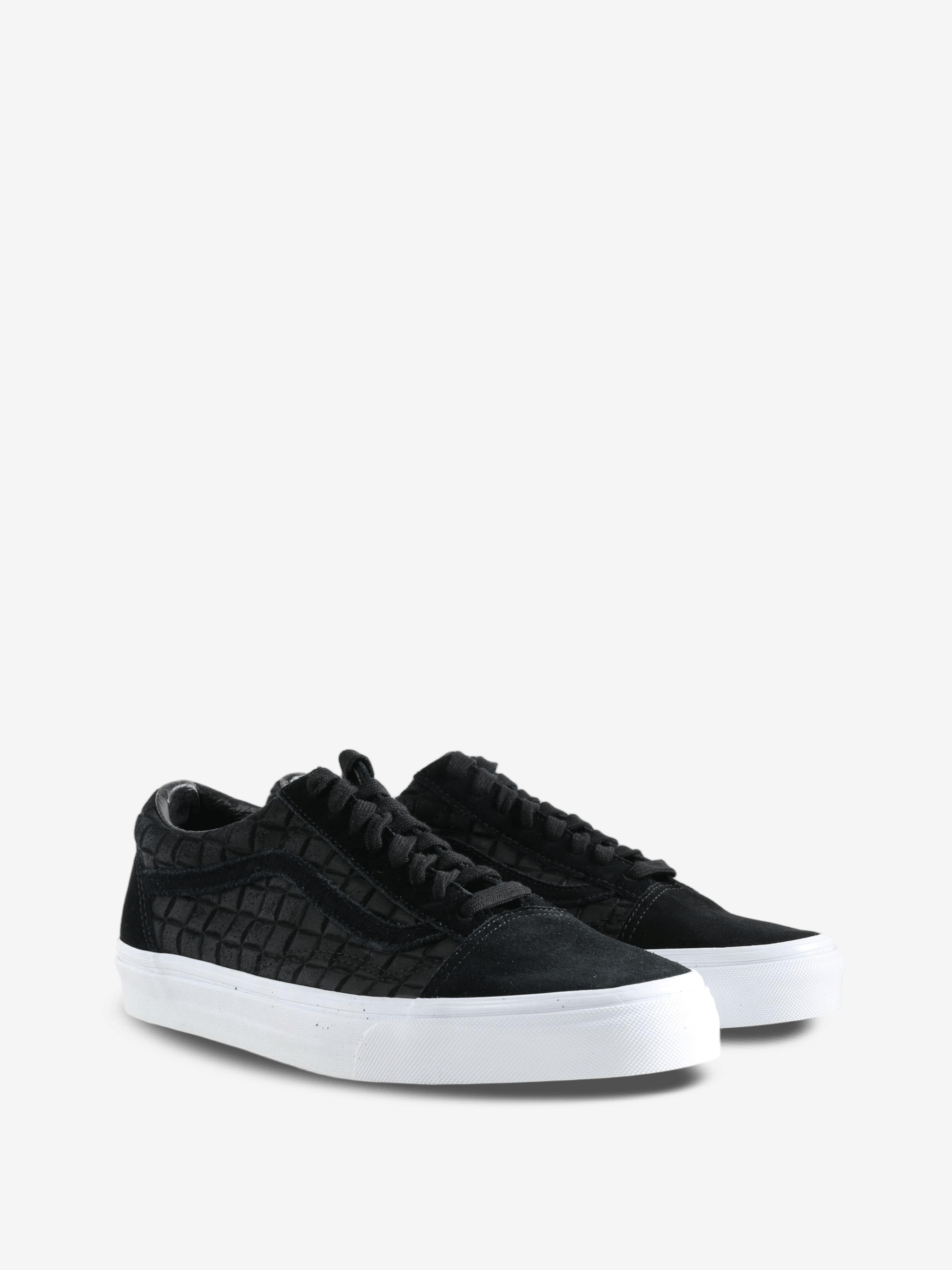 Black shoes, front view