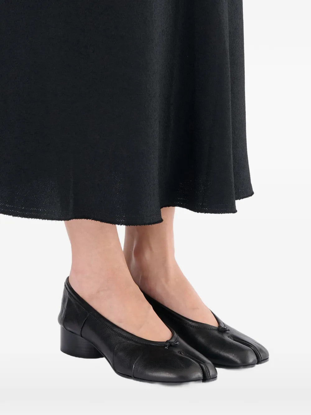 Black shoes, front view