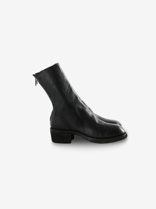 Black boots, front view