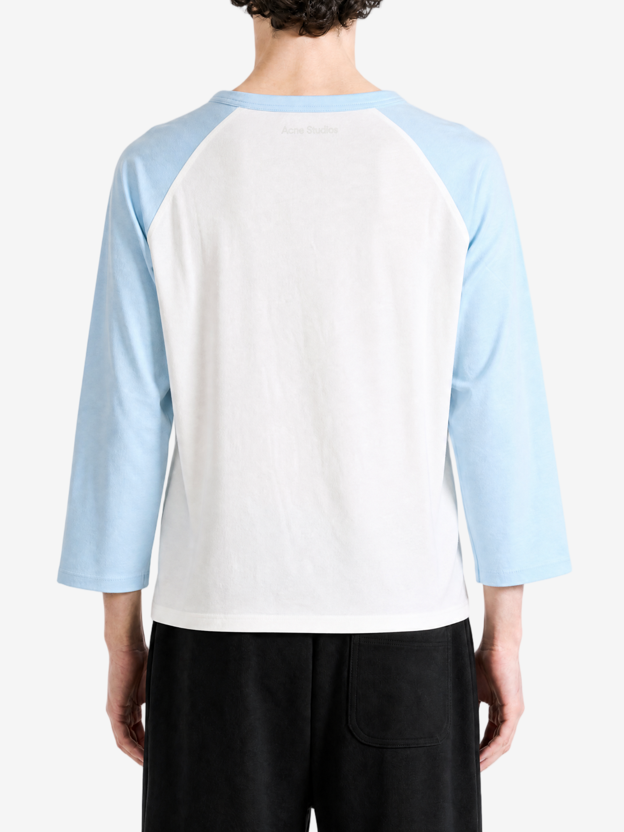 Blue t-shirt, full body view