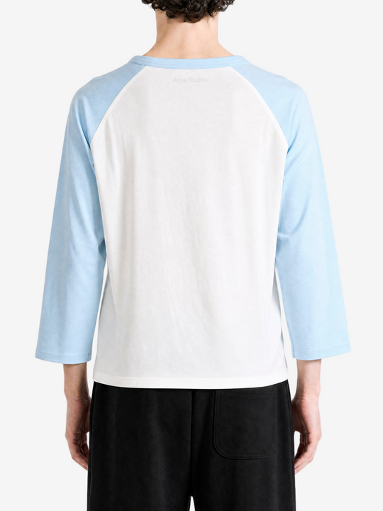 Blue t-shirt, full body view