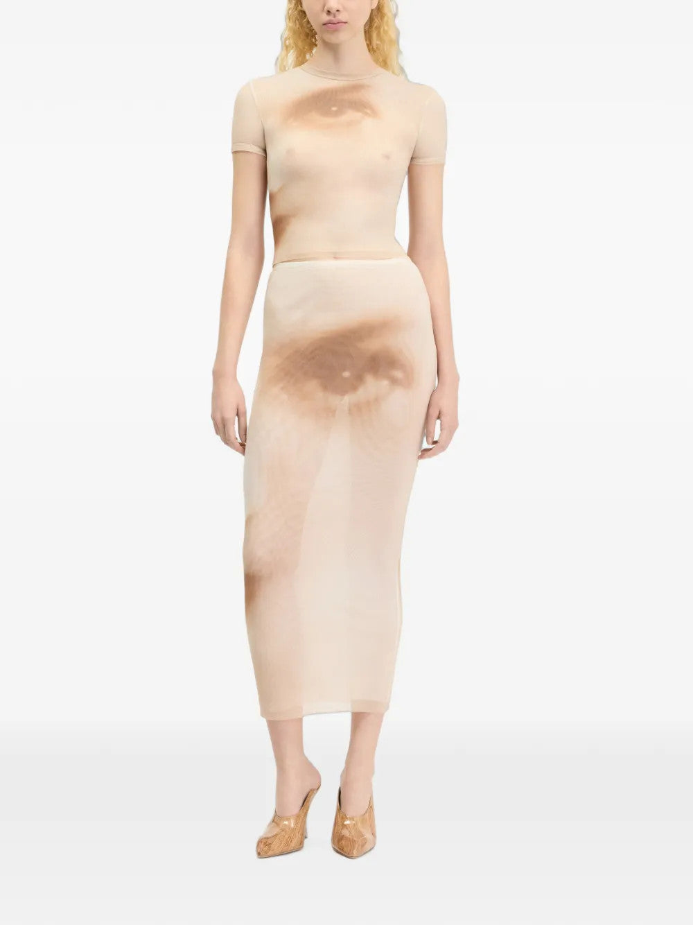 Tan t-shirt, full body view