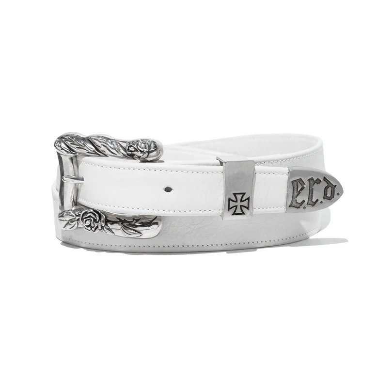 White accessories, front view